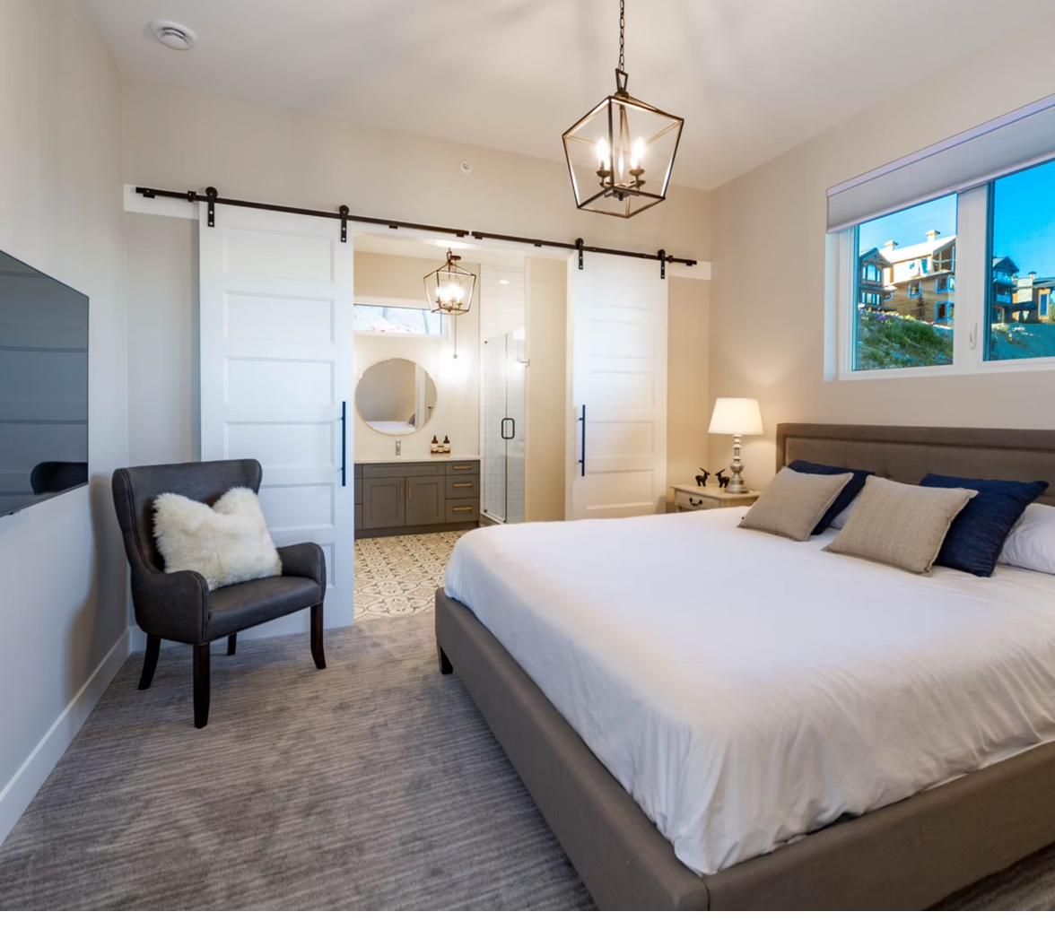 Feathertop master bedroom